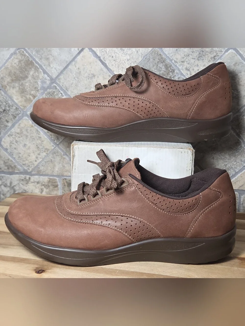 SAS Walk Easy Chocolate Brown Nubuck Leather Lace-Up Walking Shoes 10 N